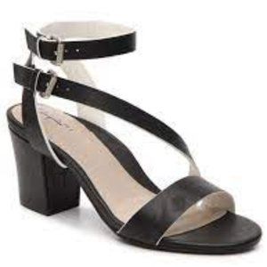New, T TAHARI, "Pansy" "Advanced Comfort Technology" Strappy Heels - 10